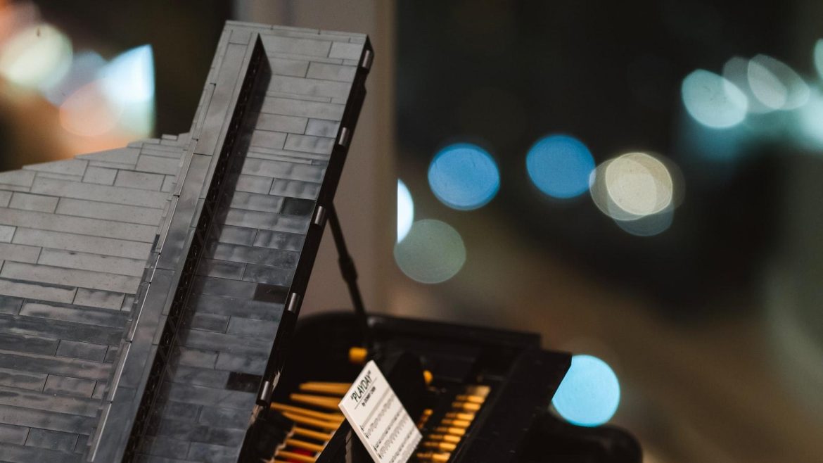 Unveiling the Secret Symphony: Can Electronic Pianos Replicate the True Essence of a Traditional Grand Piano?