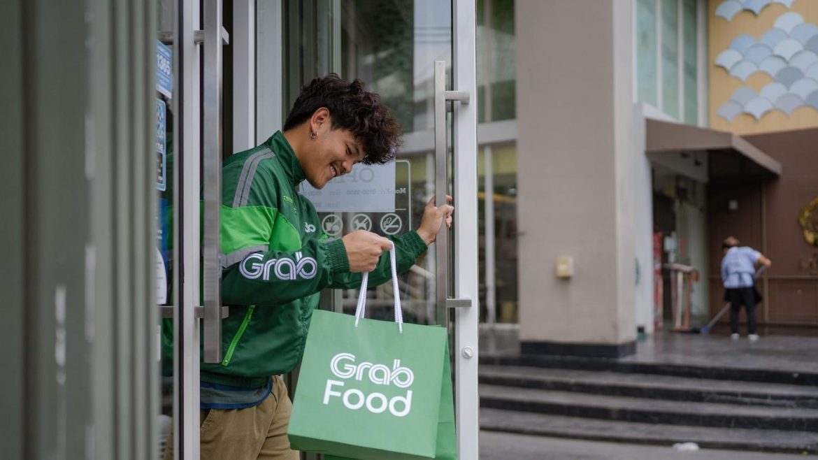 The Digital Shift: Unveiling the Potential of Electronic Certificates – Examining Advantages and Risks