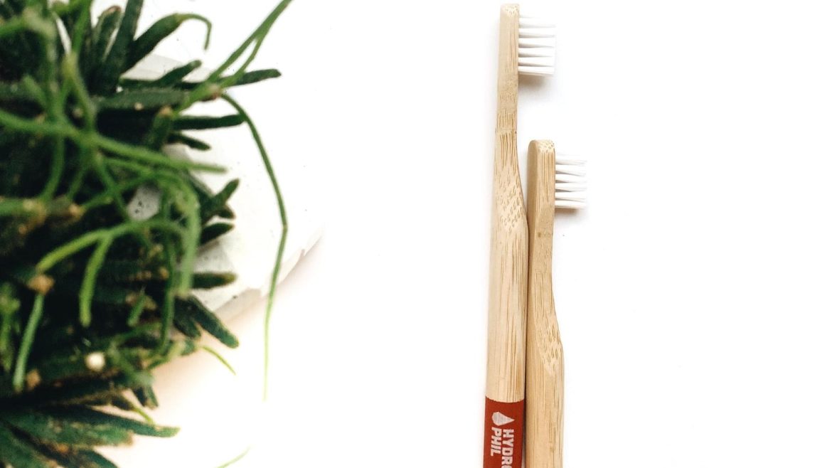 Navigating the Pros and Cons of E-Readers: A Comprehensive Guide