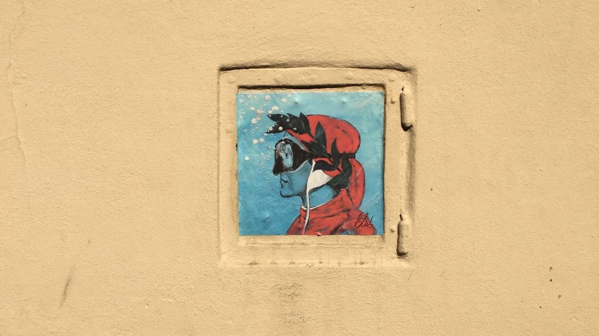 Capturing Memories: The Magic of Electronic Photo Albums and Cloud Storage