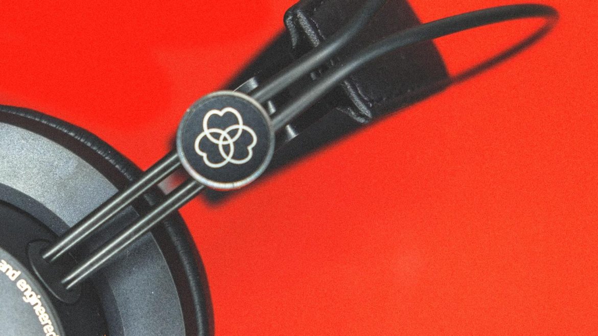 Unlocking the Secrets of Electronic Maps: Discovering the Practical and Intriguing Features to Navigate Anywhere