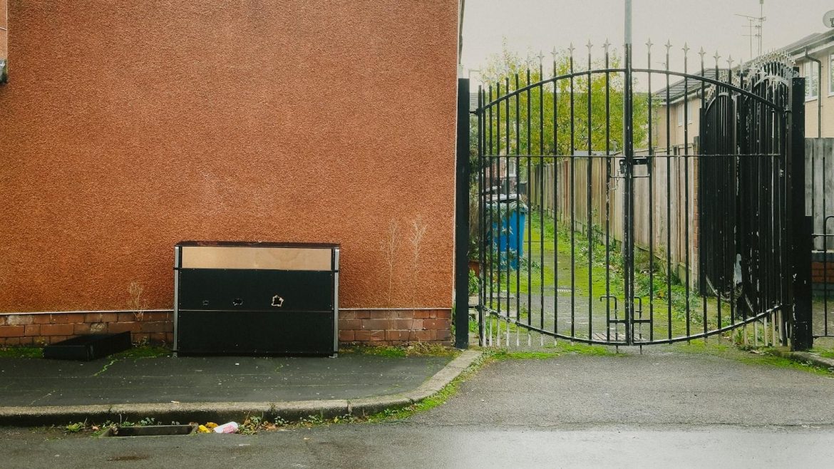 Unveiling the Truth: Are E-Cigarettes Truly Healthier Than Traditional Cigarettes?